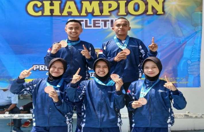 Atlet MAN 1 Kebumen Libas Medali di POPDA Jateng 2026 Bupati Lilis Nuryani Kalungkan Langsung Medali