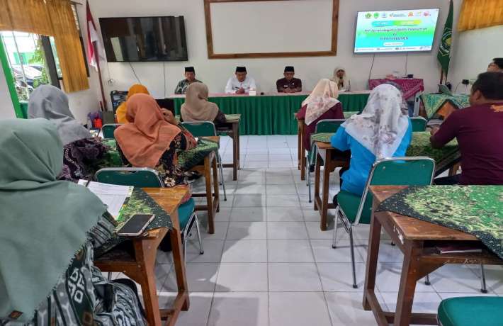 MAN 1 Kebumen Terima Kunjungan dari SMPN 7 Kebumen sebagai Tempat Belajar Zona Integritas