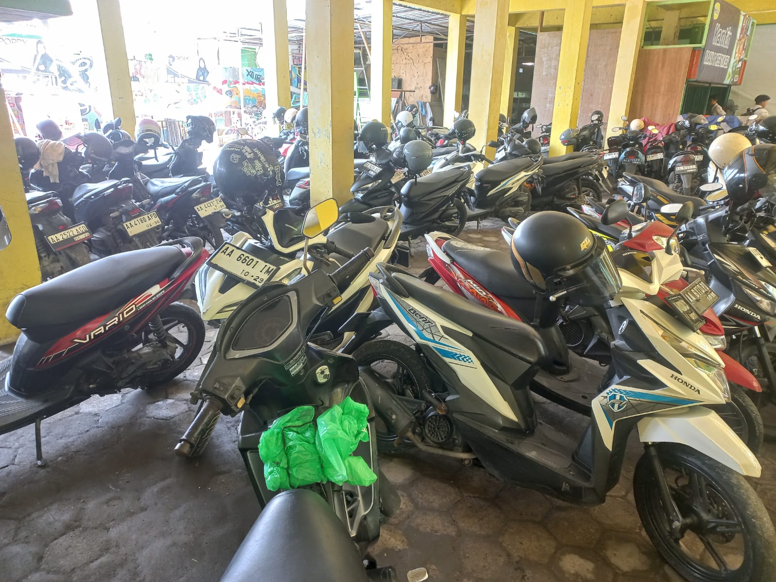 Tempat Parkir MAN 1 Kebumen